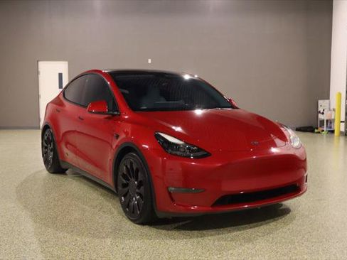 Used 2022 Tesla Model Y Performance AWD/4WD image 1