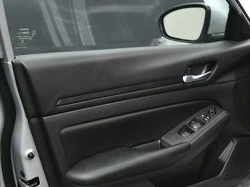 Used 2021 Nissan Altima 2.5 S FWD image 17