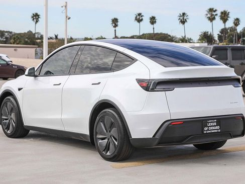 Used 2026 Tesla Model Y Long Range image 5