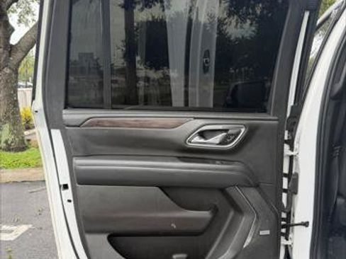 Used 2021 Chevrolet Suburban LT RWD image 24