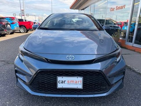 Used 2023 Toyota Corolla SE w/ SE Premium Package FWD image 2