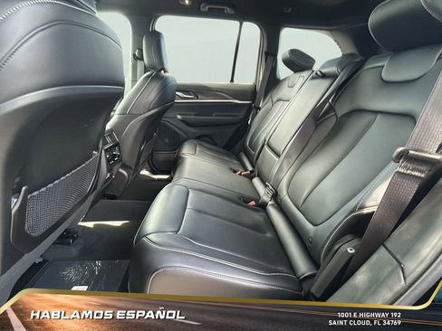 Used 2025 Jeep Grand Cherokee Limited image 27