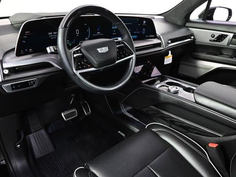Certified 2026 Cadillac Vistiq Platinum w/ LPO, Floor Liner Package AWD/4WD image 11