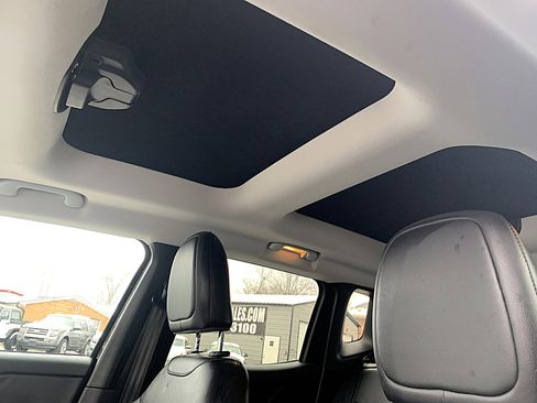 Used 2017 Jeep Renegade Limited image 26