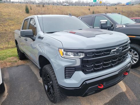 Used 2024 Chevrolet Silverado 1500 LT Trail Boss w/ Convenience Package II image 3