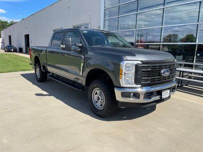 New 2026 Ford F250 XL w/ XL Off-Road Package