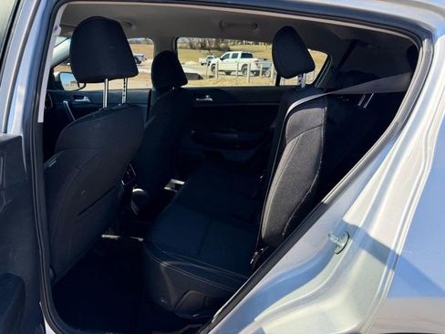 Used 2020 Kia Sportage LX image 7
