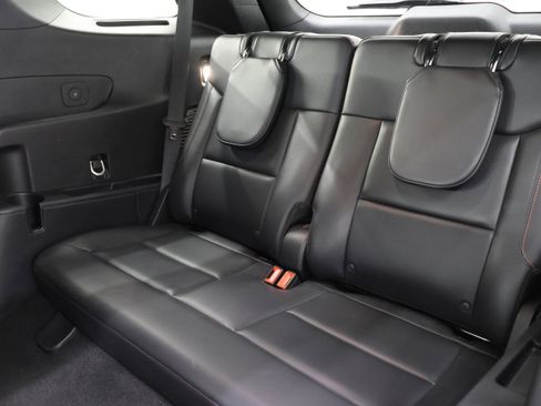 Used 2025 Ford Explorer ST-Line image 10