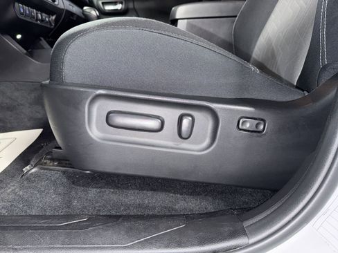 Used 2023 Toyota Tacoma TRD Off-Road w/ Technology Package image 17