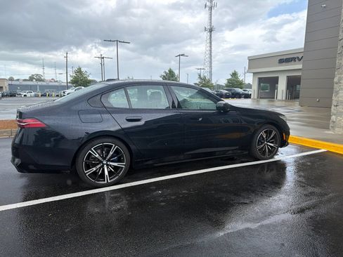 Used 2026 BMW 530i w/ M Sport Package RWD image 8