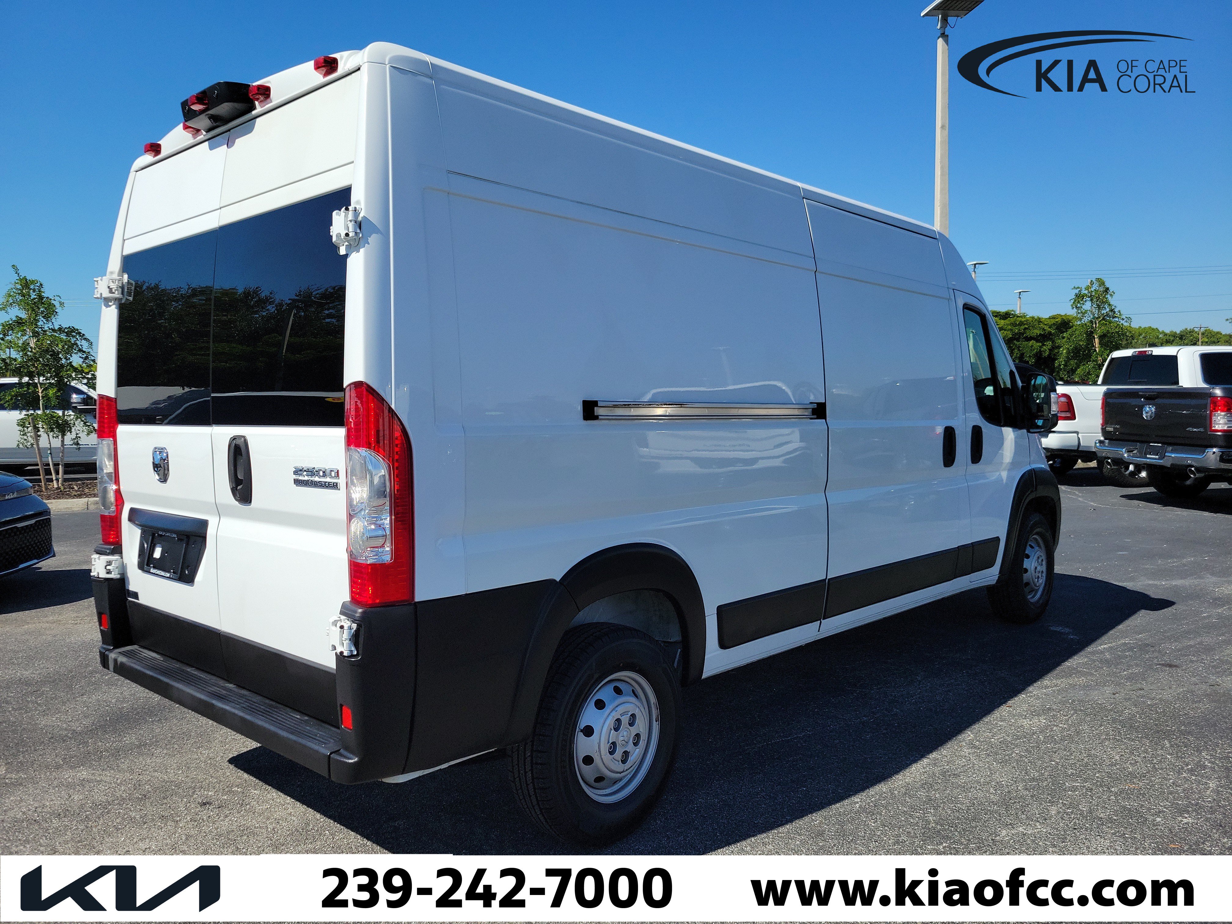 Used 2023 RAM ProMaster 2500 FWD image 7