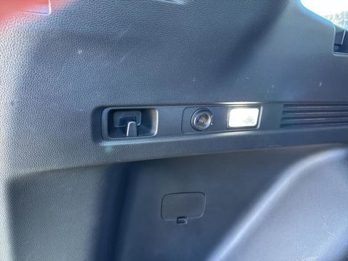 Used 2024 Honda CR-V EX image 11