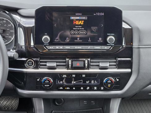 Used 2022 Nissan Pathfinder SV w/ SV Premium Package AWD/4WD image 10