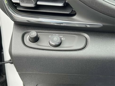 Used 2025 Buick Envista Preferred w/ Convenience I Package image 30