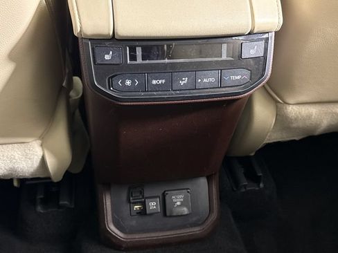 Used 2021 Toyota Highlander Platinum AWD/4WD image 27