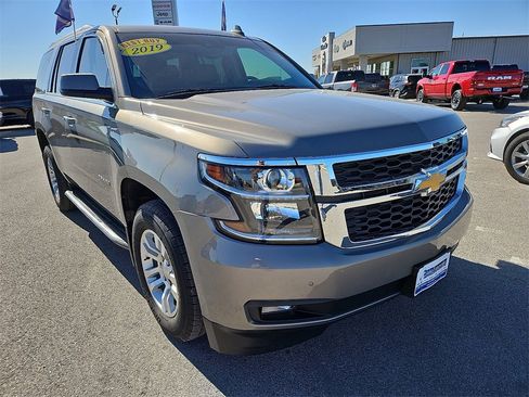 Used 2019 Chevrolet Tahoe LT w/ Luxury Package image 11