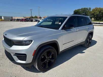 Used 2023 Jeep Grand Cherokee Altitude