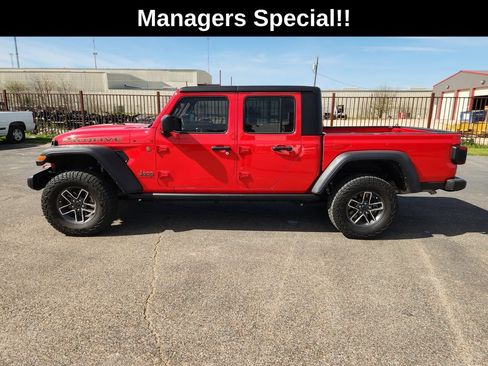 Used 2024 Jeep Gladiator Mojave w/ Safety Group AWD/4WD image 5