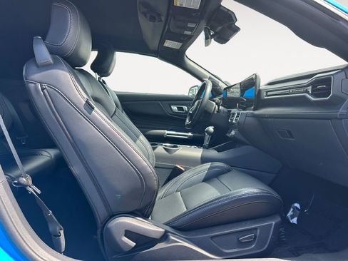 Used 2025 Ford Mustang Premium RWD image 24