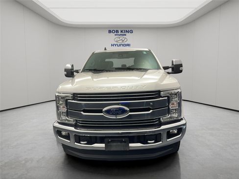 Used 2019 Ford F350 Lariat w/ Lariat Ultimate Package AWD/4WD image 4