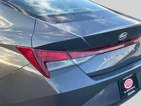 Certified 2023 Hyundai Elantra SEL image 11