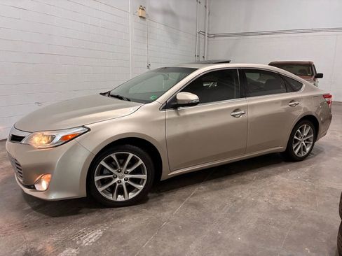 Used 2014 Toyota Avalon XLE Touring image 39