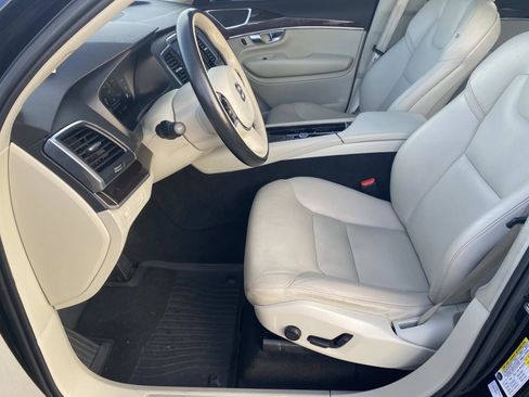 Used 2019 Volvo XC90 T5 Momentum w/ Protection Package Premier image 24