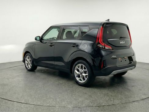 Used 2025 Kia Soul LX w/ LX Technology Package image 6
