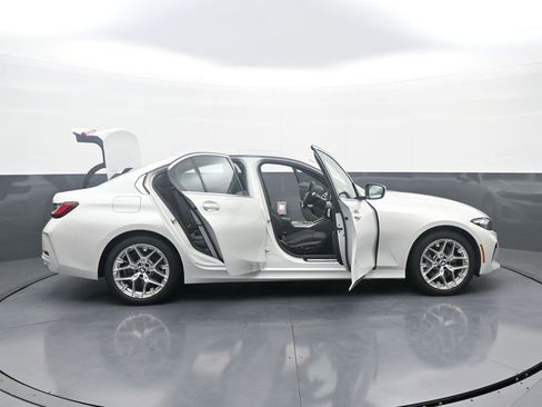 New 2025 BMW 330i xDrive Sedan w/ Convenience Package image 44