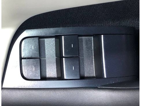 Used 2024 Tesla Model S image 36