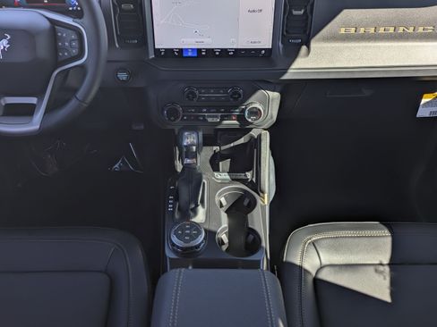 New 2025 Ford Bronco Badlands image 48