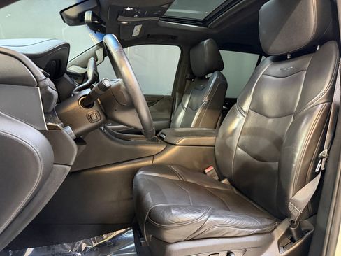 Used 2017 Cadillac Escalade Platinum AWD/4WD image 14