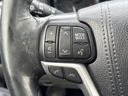 Used 2017 Toyota Highlander Limited image 14