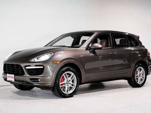 Used 2013 Porsche Cayenne Turbo AWD/4WD image 6