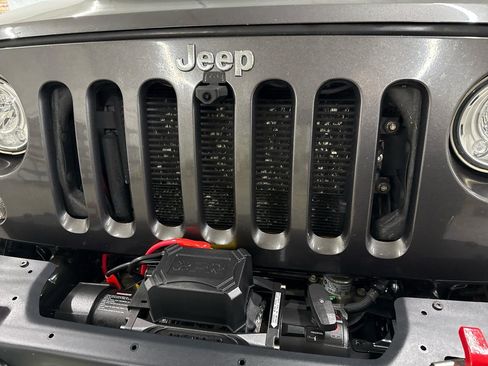 Used 2017 Jeep Wrangler Unlimited Rubicon image 90