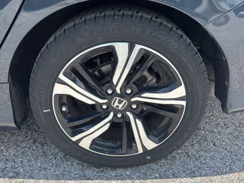 Used 2017 Honda Civic Touring image 15
