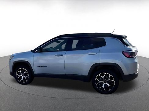 Used 2025 Jeep Compass Limited image 10
