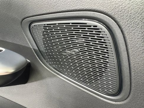 Used 2025 Mercedes-Benz GLC 350e 4MATIC w/ AMG Line image 7