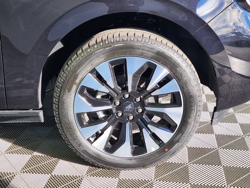 New 2026 Ford Expedition Max Platinum w/ Driver's Package image 9