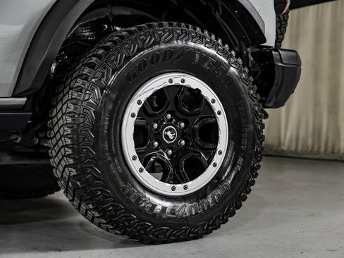 Used 2024 Ford Bronco Badlands image 74