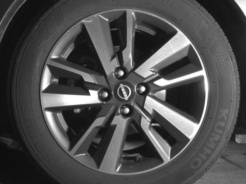 Used 2025 Nissan Versa SV FWD image 12