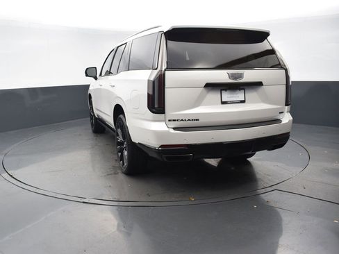 Certified 2025 Cadillac Escalade Sport Platinum image 3