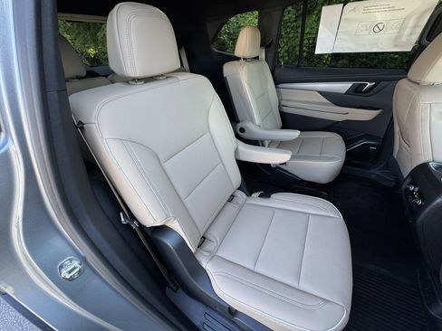 Used 2026 Buick Enclave Preferred w/ Power Package FWD image 20