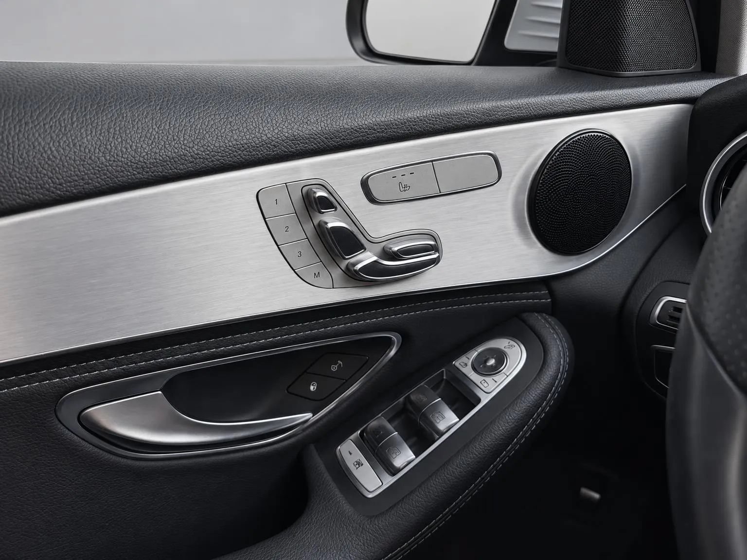 Used 2016 Mercedes-Benz C 300 4MATIC Sedan image 35