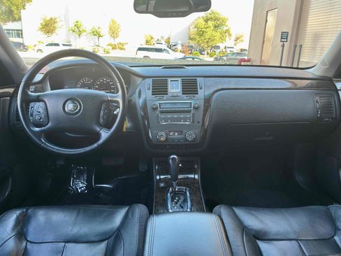 Used 2011 Cadillac DTS Luxury FWD image 16