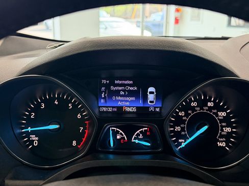 Used 2019 Ford Escape SEL image 17