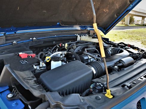 Used 2022 Jeep Wrangler Unlimited Sport w/ Xtreme Recon 35" Tire Package image 17