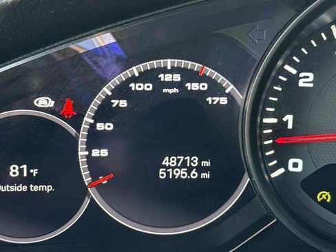 Used 2022 Porsche Cayenne AWD/4WD image 40
