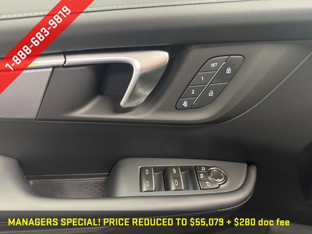 Used 2027 Buick Enclave Sport Touring w/ Power Package AWD/4WD image 28