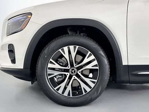 New 2026 Mercedes-Benz GLB 250 image 9